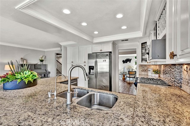 Detail Gallery Image 23 of 66 For 5865 Rexford Ave, Cypress,  CA 90630 - 5 Beds | 4 Baths