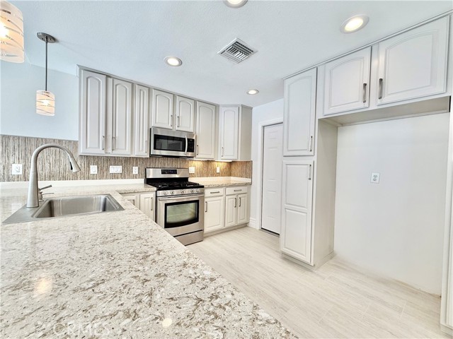 26036 Camino Adelanto, Mission Viejo CA: https://media.crmls.org/medias/f6dd975b-feb5-4de4-ad98-870584db8004.jpg
