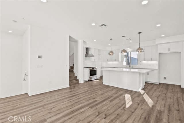 Detail Gallery Image 34 of 56 For 19542 Empire Ln, Northridge,  CA 91324 - 4 Beds | 4 Baths