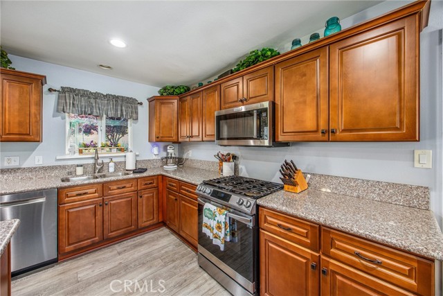 11336 Acropolis Drive, Yucaipa CA: https://media.crmls.org/medias/f6df1d01-3cd7-4004-92f3-8dfb8c312150.jpg