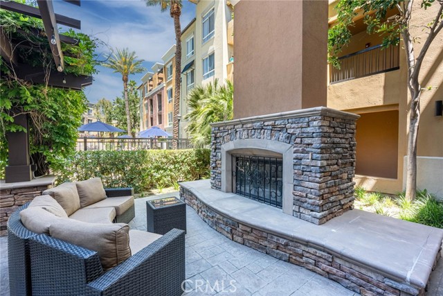 24595 Town Center Drive, Valencia CA: https://media.crmls.org/medias/f6df4f6f-bb9a-426a-b2a1-dc34a893c5c3.jpg