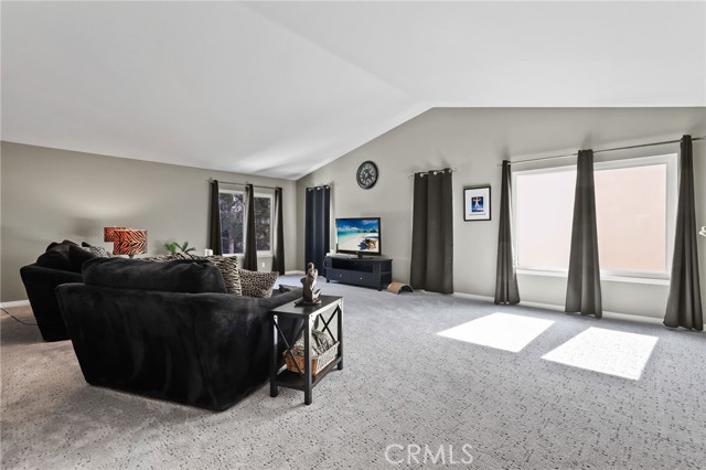 Image 24 of 53 For 22701 Foxridge