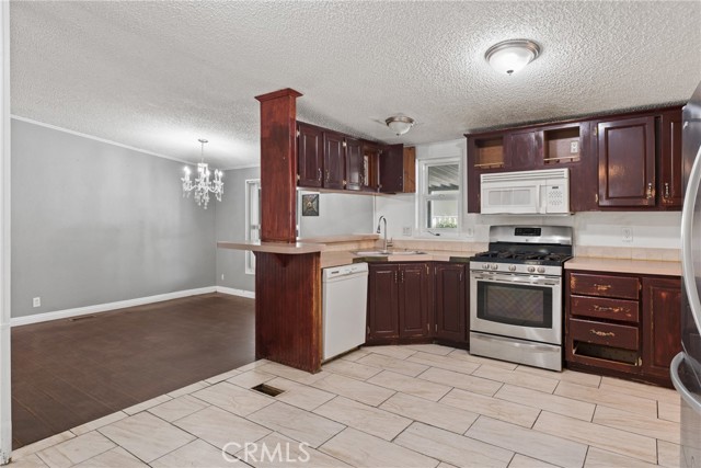 Detail Gallery Image 11 of 30 For 494 S Macy #155,  San Bernardino,  CA 92410 - 3 Beds | 2 Baths