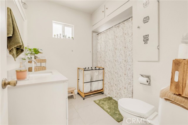 764 W 107th Street, Los Angeles CA: https://media.crmls.org/medias/f6dfc183-c67b-4366-9f36-fdca76ce7fe2.jpg