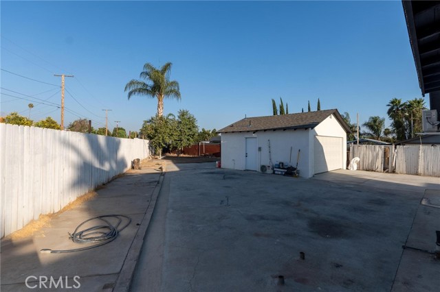 6823 Orange Street, Highland CA: https://media.crmls.org/medias/f6dfdd2f-b063-40cd-bb70-3df01e5e99ea.jpg