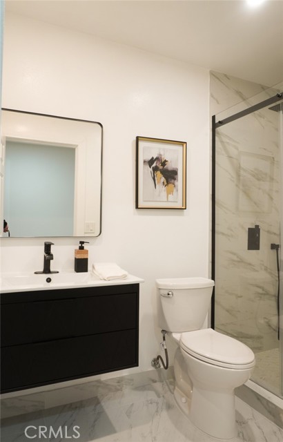 23242 Burbank Boulevard, Woodland Hills CA: https://media.crmls.org/medias/f6e0d2e0-d6f6-458d-9254-b15ed0881c7a.jpg
