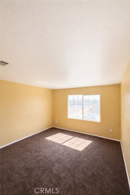 Detail Gallery Image 12 of 19 For 15082 Zircon, Victorville,  CA 92394 - 5 Beds | 3/1 Baths