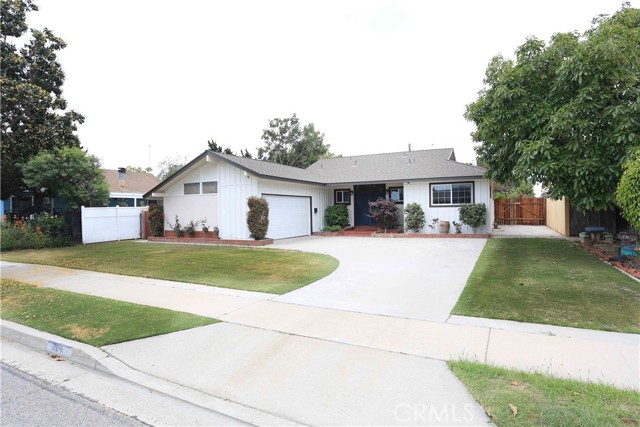 321 S Beachy Place, Anaheim CA: https://media.crmls.org/medias/f6e28808-e90f-436f-a896-61fded43972c.jpg