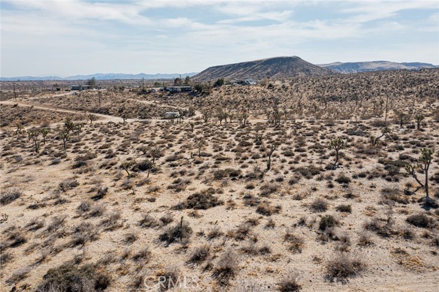 Detail Gallery Image 2 of 15 For 55625 Luna Vista Ln, Yucca Valley,  CA 92284 - – Beds | – Baths