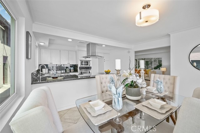 Detail Gallery Image 14 of 37 For 2102 La Canada Crest Dr #B,  La Canada Flintridge,  CA 91011 - 3 Beds | 2 Baths