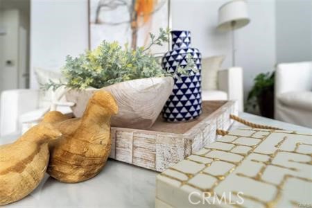 https://media.crmls.org/medias/f6e39ed6-b3be-4d9c-ad59-96796f343eb7.jpg?preset=X-Large