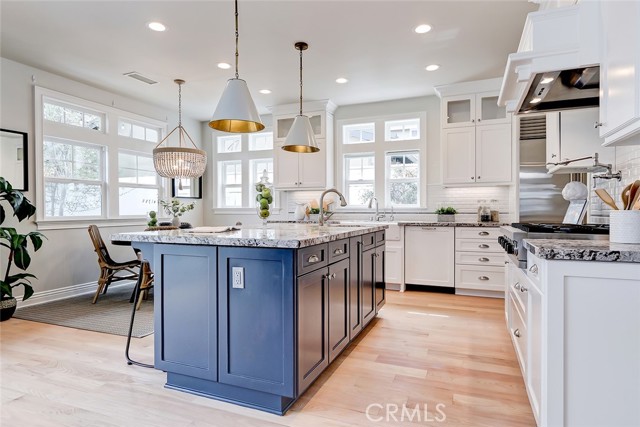 2408 Walnut Avenue, Manhattan Beach, California 90266, 5 Bedrooms Bedrooms, ,3 BathroomsBathrooms,Residential,Sold,Walnut,SB21207694