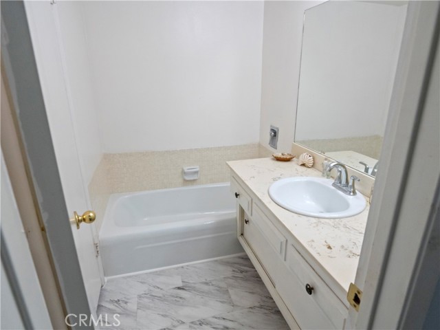 Detail Gallery Image 11 of 24 For 3500 W Manchester #450,  Inglewood,  CA 90305 - 3 Beds | 2 Baths