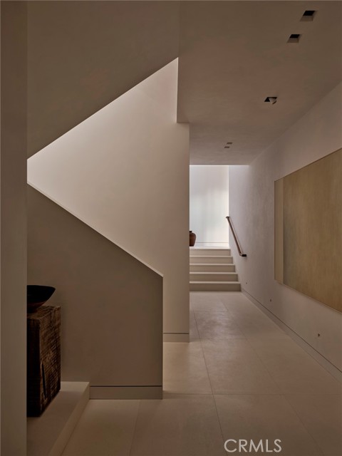 101 N Poinsettia Avenue, Manhattan Beach CA: https://media.crmls.org/medias/f6e42d2a-0b7e-4312-a669-f4b147b10644.jpg