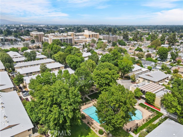 Detail Gallery Image 3 of 47 For 8111 Canby Ave #1,  Reseda,  CA 91335 - 4 Beds | 2/1 Baths