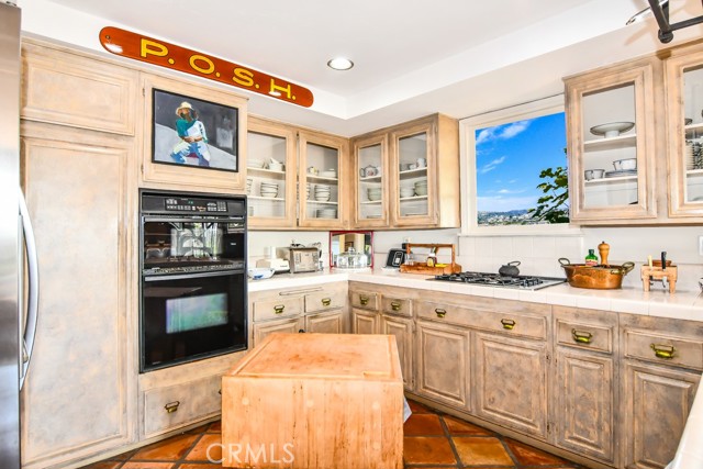 Detail Gallery Image 7 of 33 For 1 Beachcomber Dr, Corona Del Mar,  CA 92625 - 2 Beds | 2/1 Baths