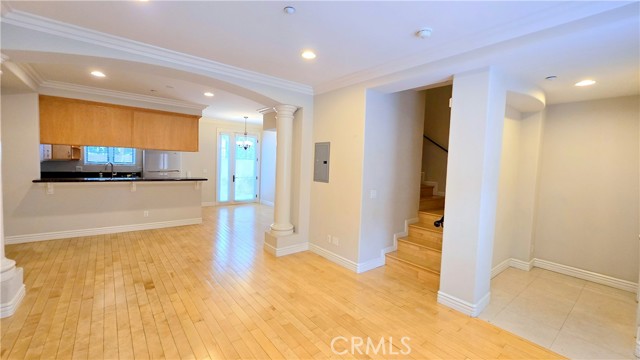 Detail Gallery Image 3 of 24 For 68 N Allen Ave #6,  Pasadena,  CA 91106 - 3 Beds | 3 Baths