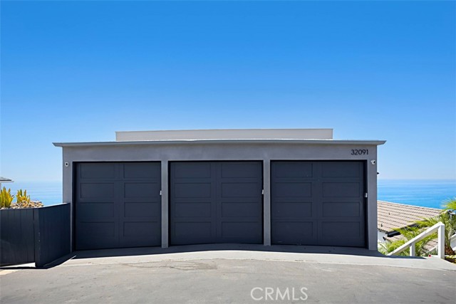 32091 Virginia Way, Laguna Beach CA: https://media.crmls.org/medias/f6e52961-faf6-4dd6-93f7-f5c64ff2c846.jpg
