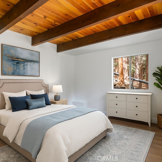 24011 Lakeview Drive, Crestline CA: https://media.crmls.org/medias/f6e5557d-9c86-4149-8919-d5dc53b8572e.jpg