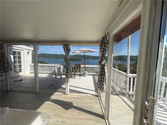 Detail Gallery Image 4 of 38 For 11633 Lakeview Dr, Clearlake Oaks,  CA 95423 - 2 Beds | 1/1 Baths