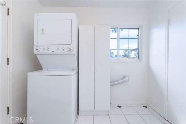 Detail Gallery Image 27 of 35 For 18157 Donmetz St, Porter Ranch,  CA 91326 - 3 Beds | 2 Baths