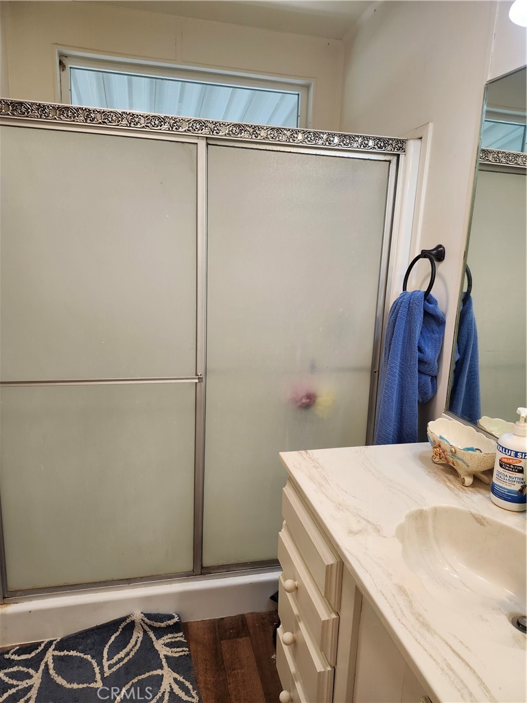 https://media.crmls.org/medias/f6e78ba4-6f41-4c56-bed6-31ceb671b49a.jpg?preset=X-Large