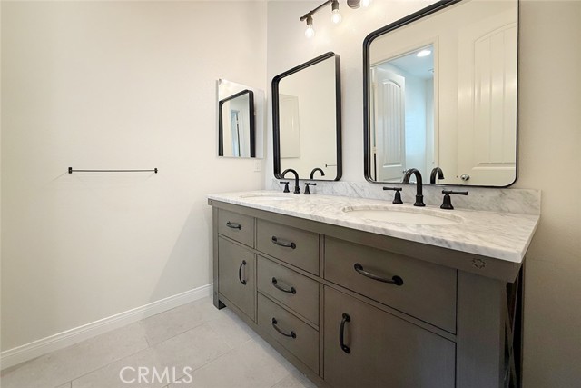 19916 Esmeralda Court, Yorba Linda CA: https://media.crmls.org/medias/f6e7bbcf-a854-4469-8235-efcfcb767a37.jpg