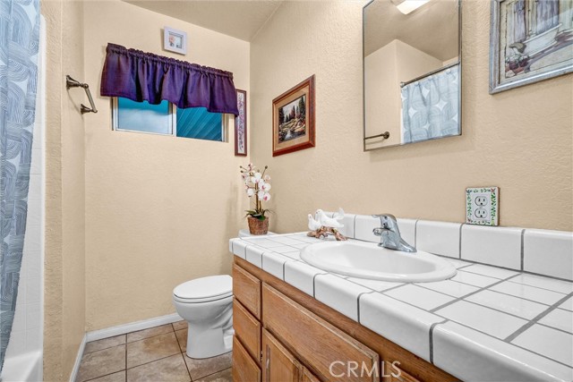 Detail Gallery Image 11 of 30 For 2300 Gale Ave, Long Beach,  CA 90810 - 3 Beds | 1 Baths
