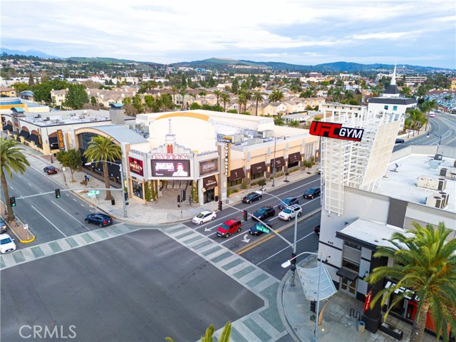 334 S Walnut Avenue, Brea CA: https://media.crmls.org/medias/f6e7e457-21ff-4b53-9734-36de3c9e2c18.jpg