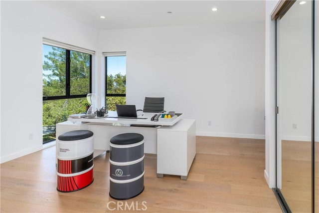 Detail Gallery Image 24 of 42 For 717 Latigo Canyon Rd, Malibu,  CA 90265 - 3 Beds | 3 Baths