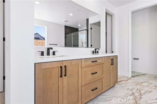 30105 Hillside Place, Castaic CA: https://media.crmls.org/medias/f6e85390-c2a0-417e-ab33-9fc69691f744.jpg