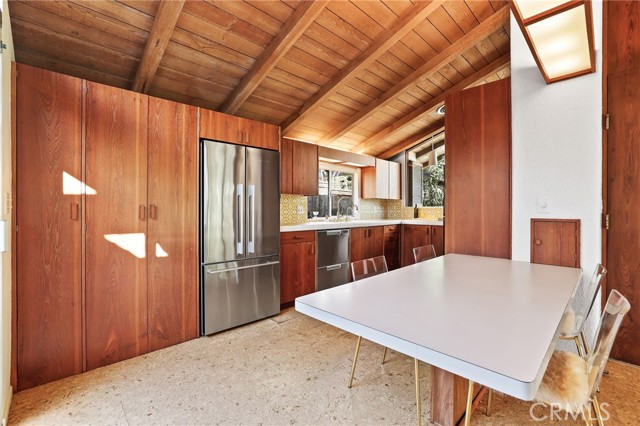 Detail Gallery Image 12 of 52 For 4123 North Virginia Road, Long Beach,  CA 90807 - 3 Beds | 2 Baths