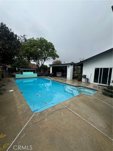 Detail Gallery Image 13 of 14 For 9559 Calle Del Casa, Riverside,  CA 92503 - 4 Beds | 2/1 Baths