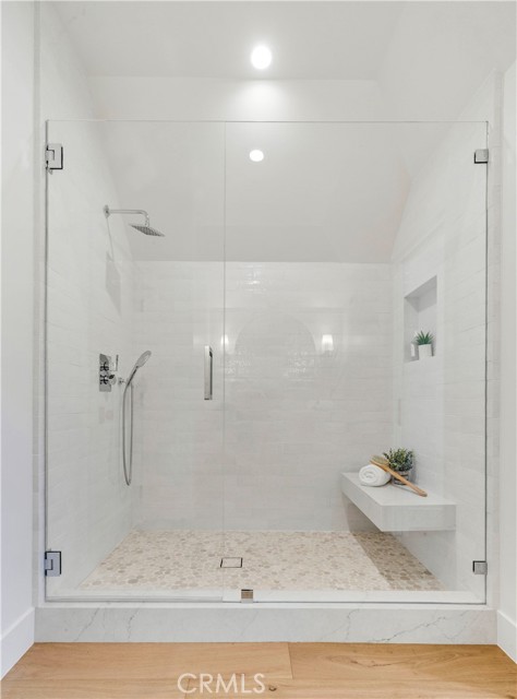 Detail Gallery Image 34 of 46 For 1759 Glenneyre St, Laguna Beach,  CA 92651 - 5 Beds | 5/1 Baths