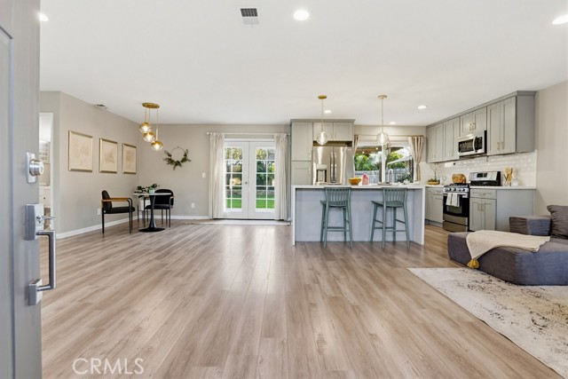 Detail Gallery Image 3 of 20 For 13735 Fairgate, Poway,  CA 92064 - 3 Beds | 2 Baths