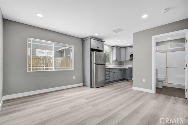 2321 Locust Avenue, Long Beach CA: https://media.crmls.org/medias/f6eb0986-af75-4af0-9c97-27fb8622c961.jpg