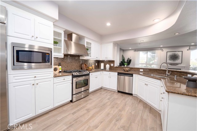 13031 Villosa Place, Playa Vista CA: https://media.crmls.org/medias/f6ec1b48-ebf6-4f1d-8762-d3a8c64de2ac.jpg