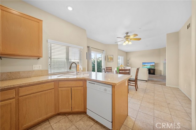 Detail Gallery Image 7 of 23 For 870 W Colorado Bld, Monrovia,  CA 91016 - 4 Beds | 2/1 Baths