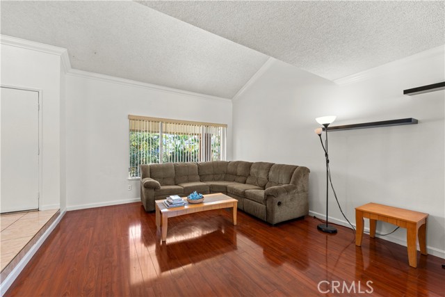 Detail Gallery Image 8 of 51 For 12446 Chestnut, Chino,  CA 91710 - 4 Beds | 2/1 Baths