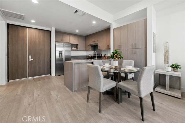 Detail Gallery Image 3 of 51 For 168 S Monterey St #413,  Alhambra,  CA 91801 - 1 Beds | 1/1 Baths