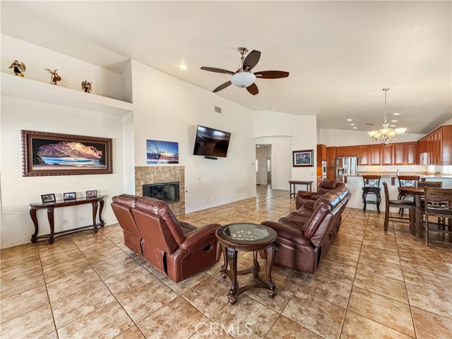 Detail Gallery Image 9 of 22 For 3971 Cove Cir, Blythe,  CA 92225 - 3 Beds | 3/1 Baths