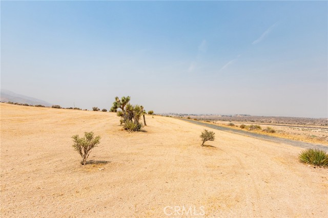 23833 Rancho Street, Apple Valley CA: https://media.crmls.org/medias/f6ee423b-b23d-4e0b-a64b-fbd3d482bbeb.jpg