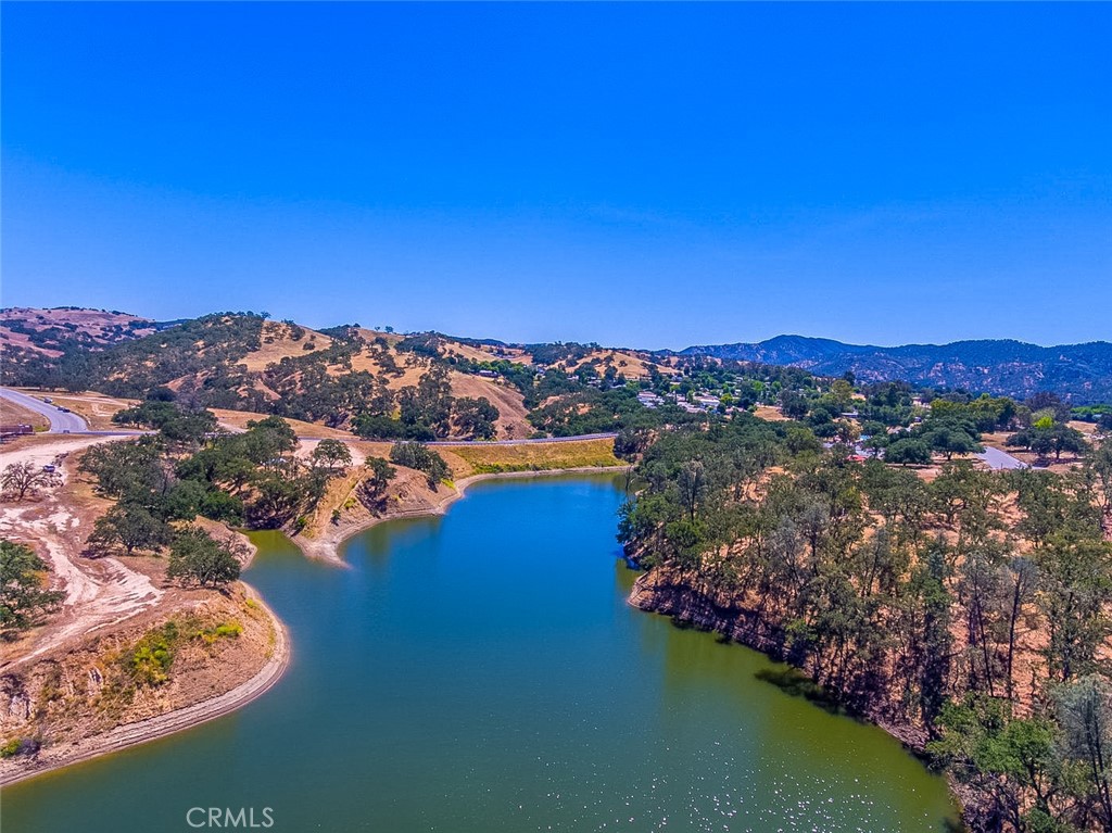 https://media.crmls.org/medias/f6ee638c-5cd5-4ac6-825f-24bd769b2f1c.jpg?preset=X-Large