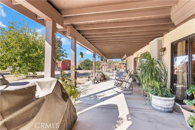 20071 Serrano, Apple Valley CA: https://media.crmls.org/medias/f6ee68f3-b382-4fa4-a78c-77d3126f891b.jpg