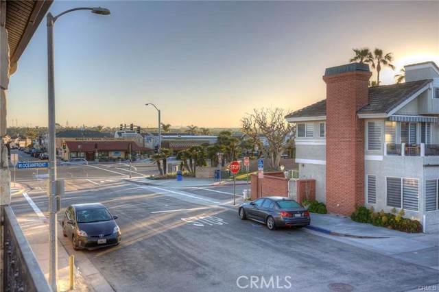 Detail Gallery Image 3 of 20 For 6800 W Oceanfront, Newport Beach,  CA 92663 - 3 Beds | 2 Baths