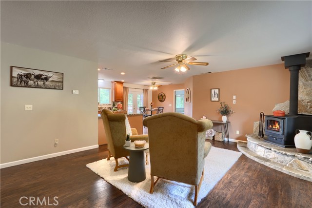 Detail Gallery Image 10 of 49 For 51864 Mountain Quail Pl, Oakhurst,  CA 93644 - 3 Beds | 2 Baths