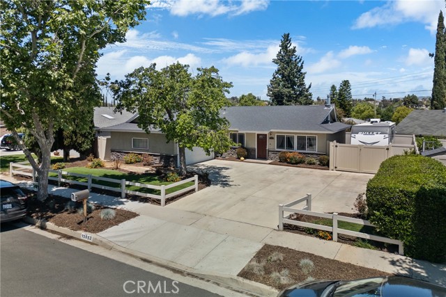 19853 Drasin Drive, Canyon Country CA: https://media.crmls.org/medias/f6eec3d6-1c50-4d4f-b585-30d6658e1fe1.jpg