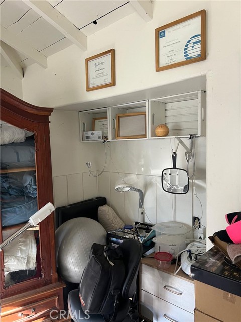 9312 Garden View Avenue, South Gate CA: https://media.crmls.org/medias/f6eeebc9-11dc-4e07-b7e3-ced53c0b7050.jpg