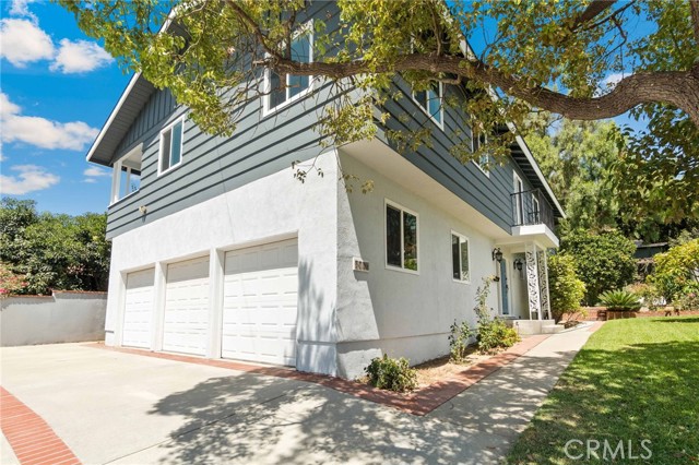 5701 Milton photo 2