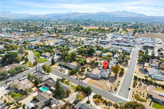 Detail Gallery Image 5 of 45 For 3245 Vista Way, Hemet,  CA 92544 - 4 Beds | 3/1 Baths